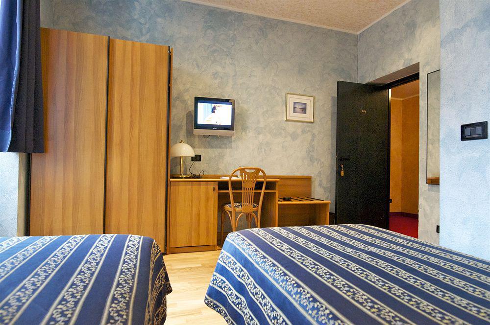 Hotel Europa Genoa Room photo